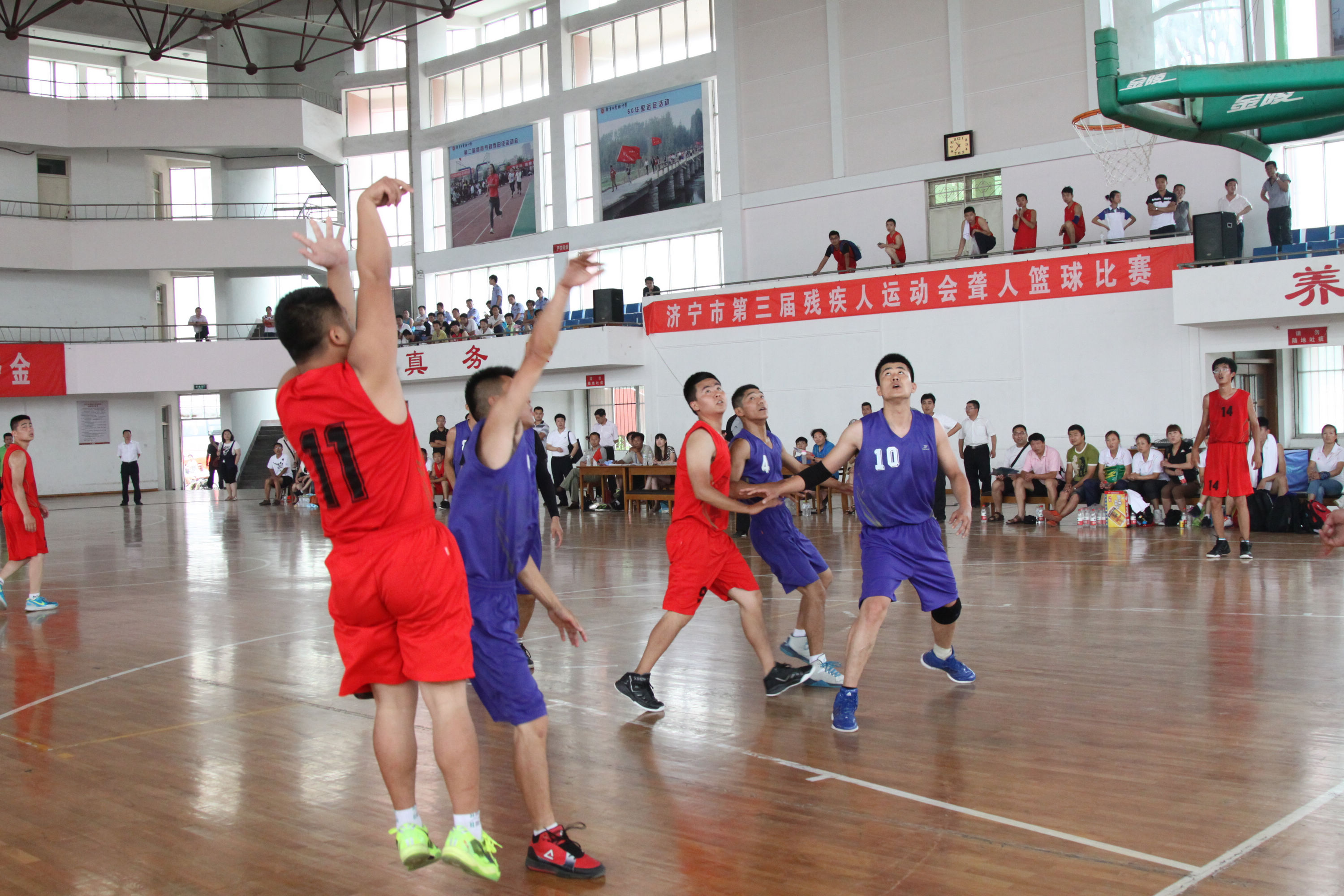 �����е�����м����˶���������������ֳ�