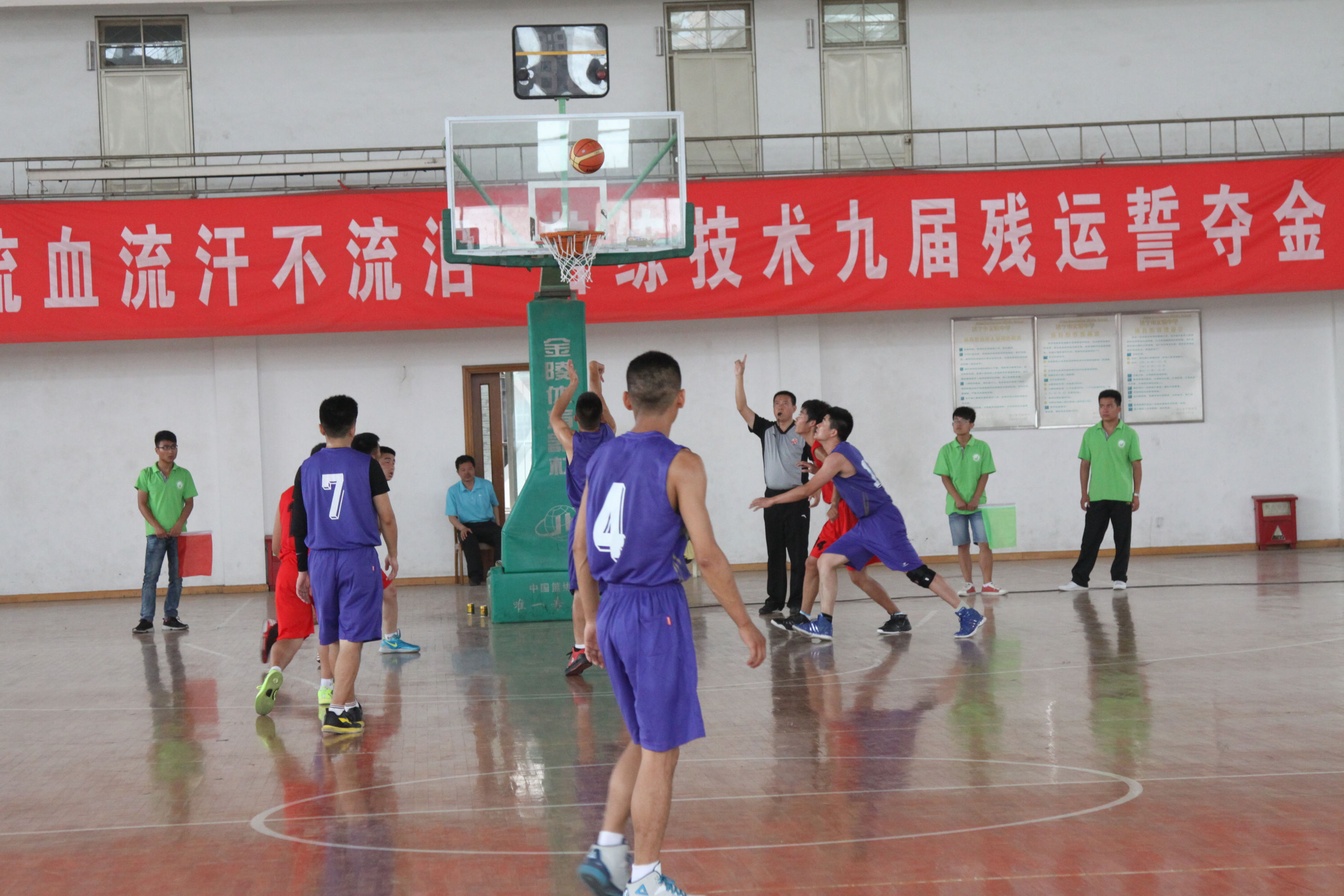 �����е�����м����˶���������������ֳ�